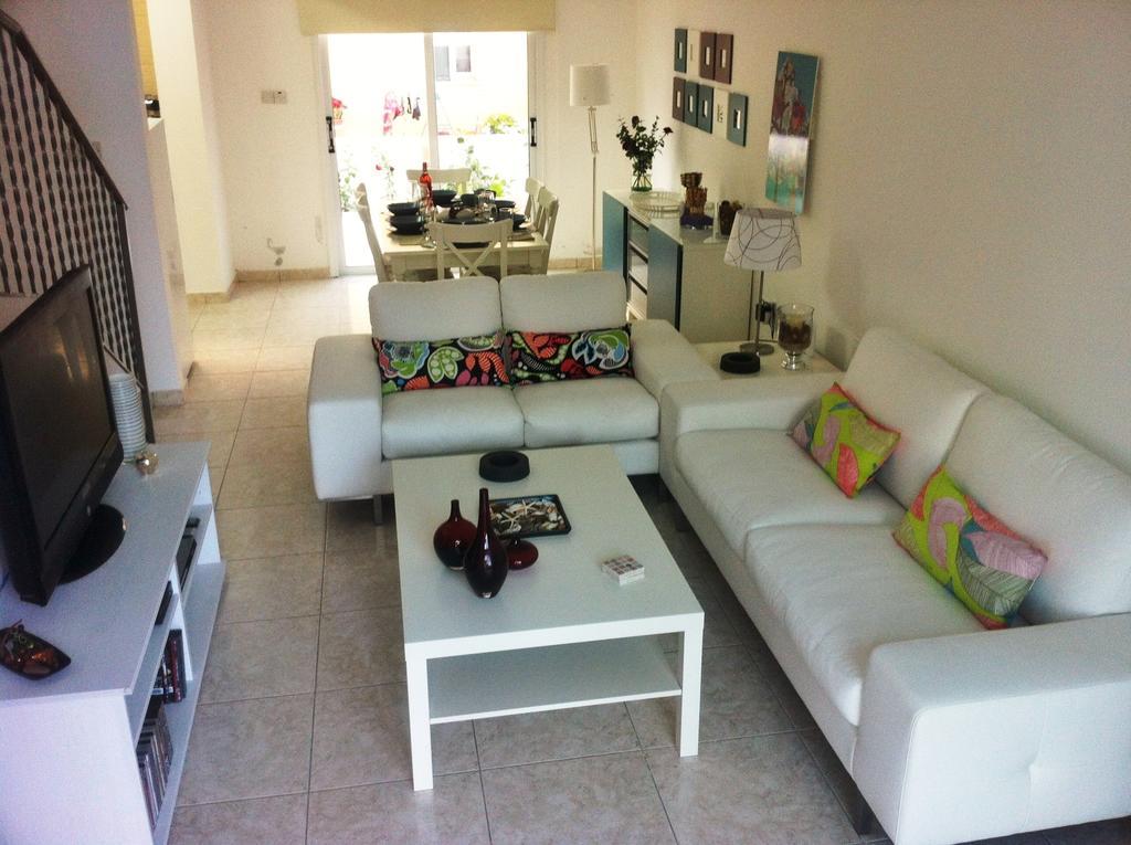 Estia Luxury Maisonette Paphos Zimmer foto